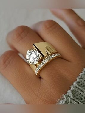 Macy’s 18 Karat Gold Plated CZ Ring 2 PCs Set Size 8 NWOT